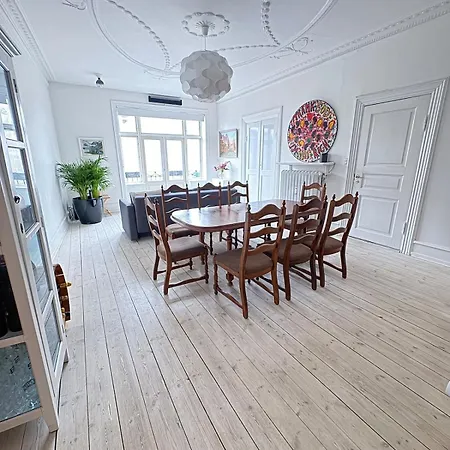 Apartment 190 M2, 3 Bdr Norrebro Copenhagen